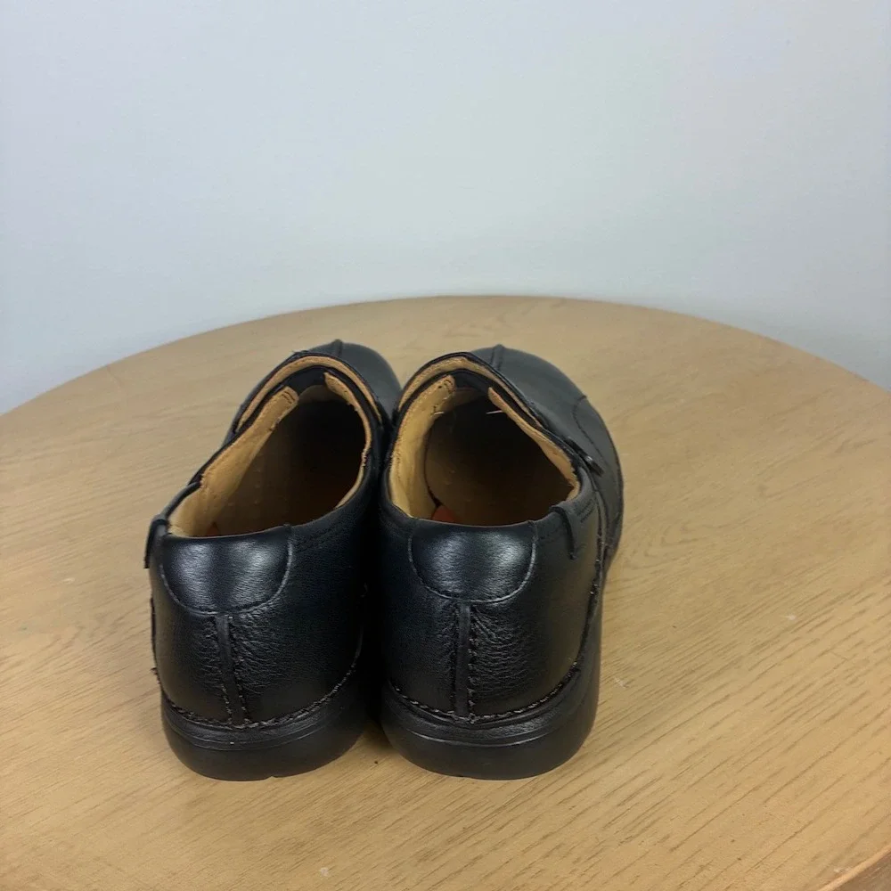 Clarks Leather Loafer Button Slip On Shoes Womens 8W Comfort Support Walking